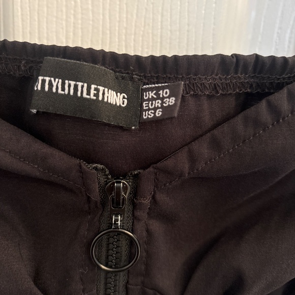 Black Top Peasant Style - Picture 2 of 3